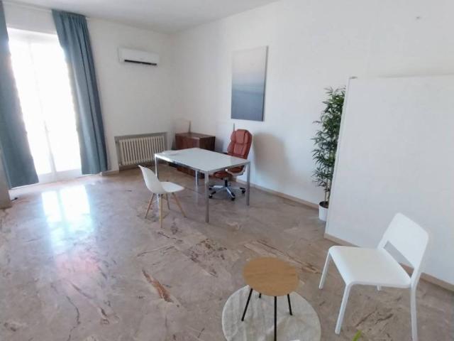 Locale Commerciale in affitto a Rancitelli, Pescara