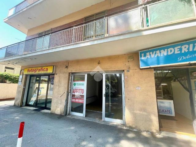 Locale Commerciale in affitto a Pescara Colli, Pescara