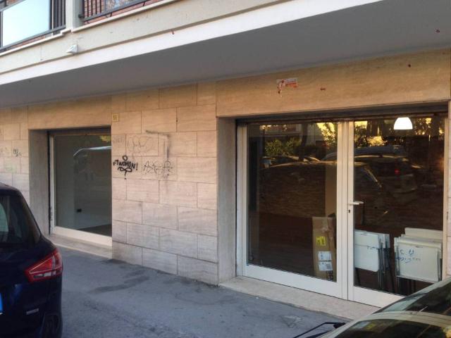 Locale Commerciale in affitto a Pescara, Abruzzo