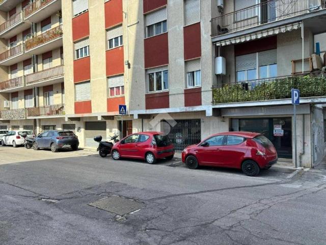 Locale Commerciale in affitto a Pescara, Abruzzo