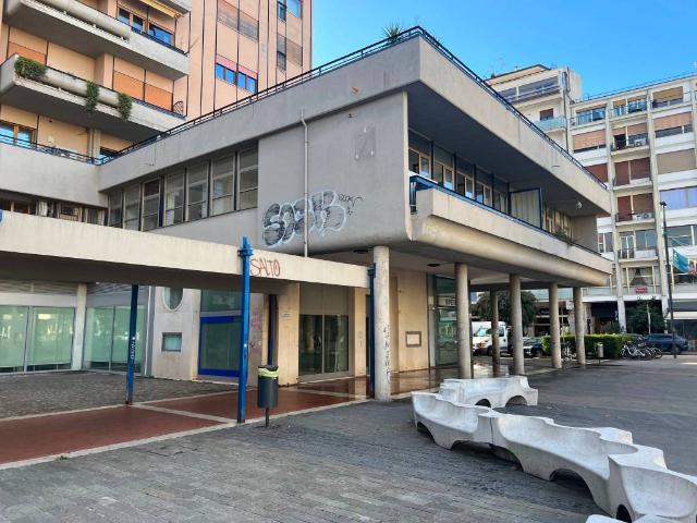 Locale Commerciale in affitto a Pescara, Abruzzo