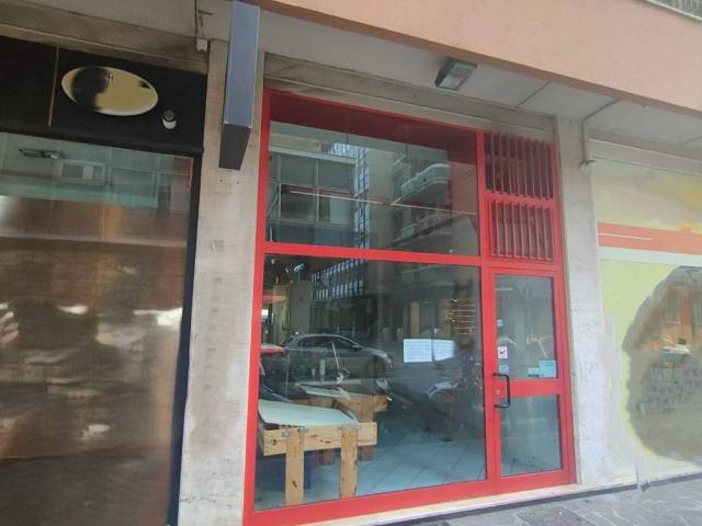 Locale Commerciale in affitto a Pescara, Abruzzo