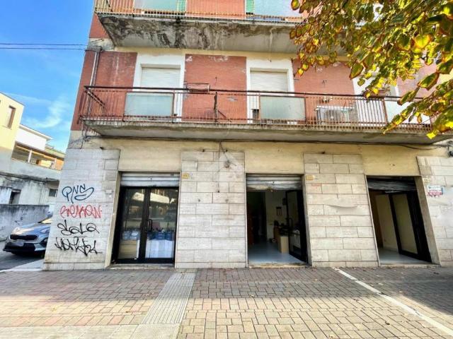 Locale Commerciale in affitto a Pescara, Abruzzo