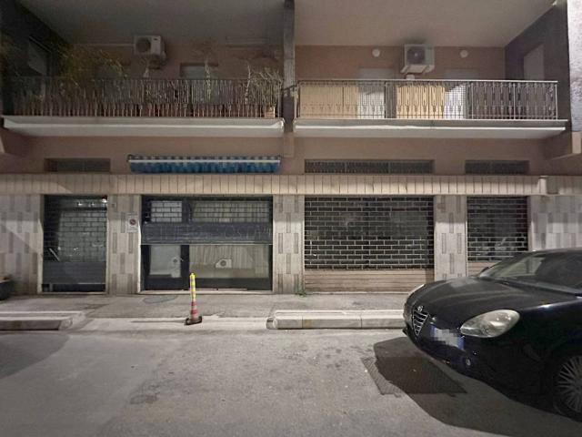 Locale Commerciale in affitto a Pescara, Abruzzo