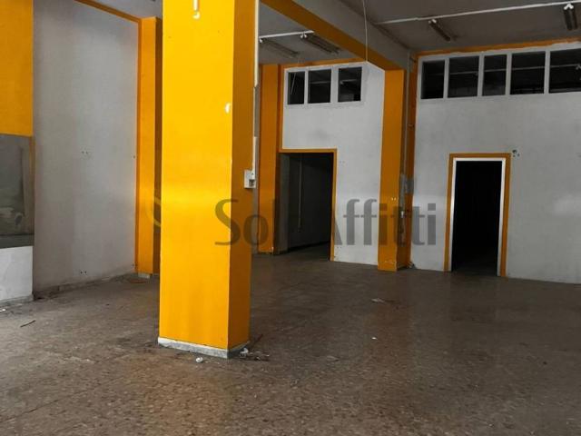Locale Commerciale in affitto a Pescara, Abruzzo
