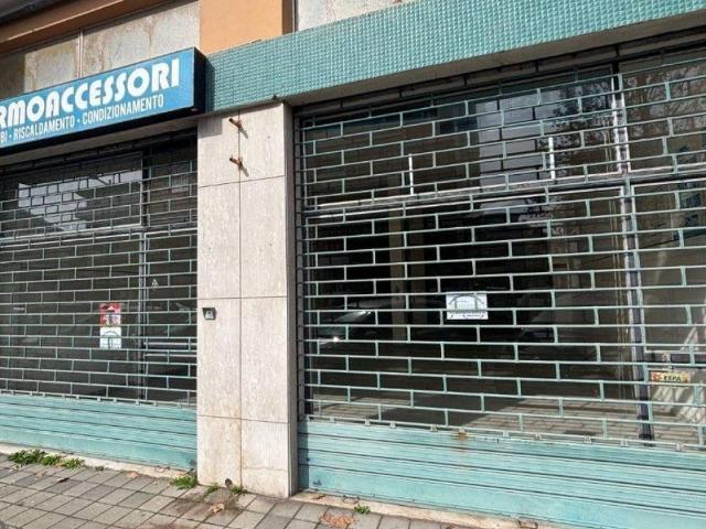 Locale Commerciale in affitto a Pescara, Abruzzo