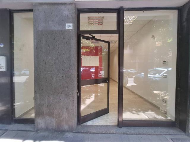Locale Commerciale in affitto a Pescara, Abruzzo