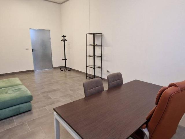 Locale Commerciale in affitto a Villa del Fuoco, Pescara