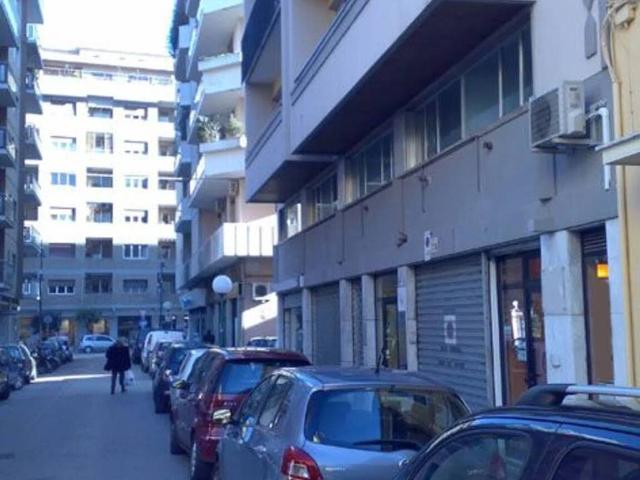 Locale Commerciale in affitto a Pescara, Abruzzo