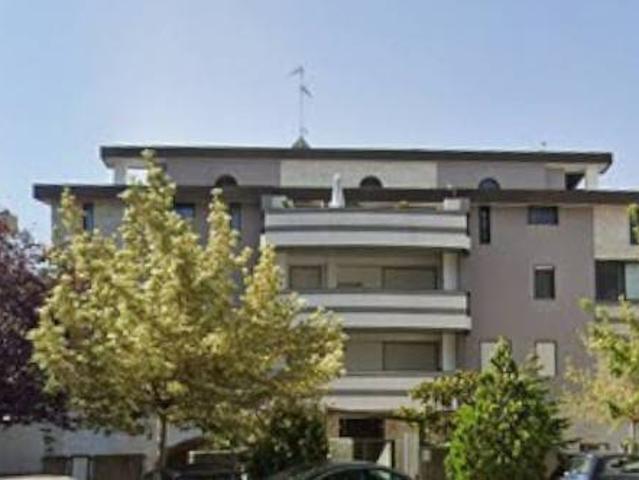 Locale Commerciale in affitto a Pescara, Abruzzo