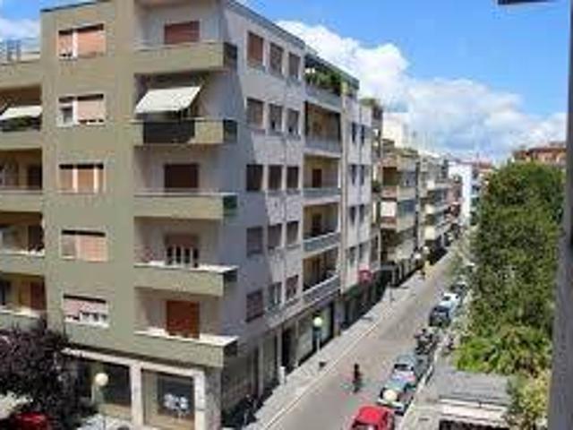 Locale Commerciale in affitto a Pescara, Abruzzo