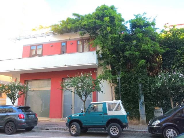 Locale Commerciale in affitto a Pescara, Abruzzo