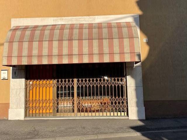 Locale Commerciale in affitto a Pescarolo, Lombardia
