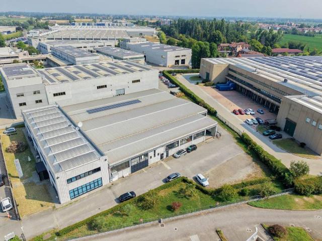 Locale Commerciale in affitto a Peschiera Borromeo, Lombardia