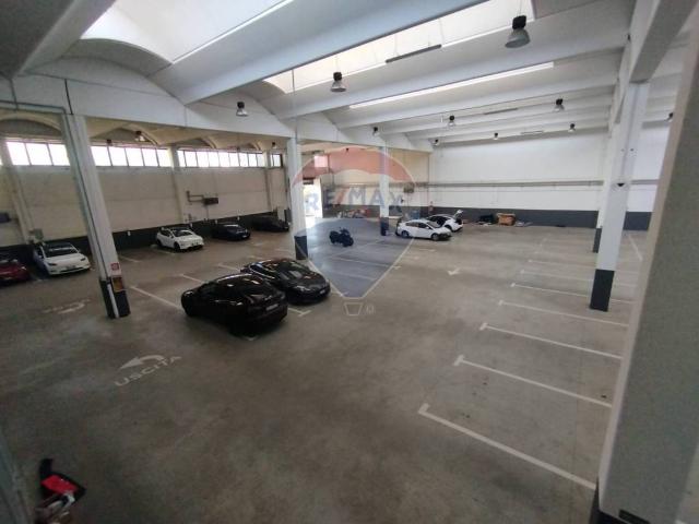 Locale Commerciale in affitto a Bettola, Peschiera Borromeo