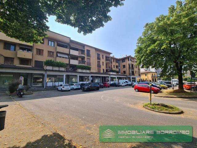 Locale Commerciale in affitto a Peschiera Borromeo, Lombardia