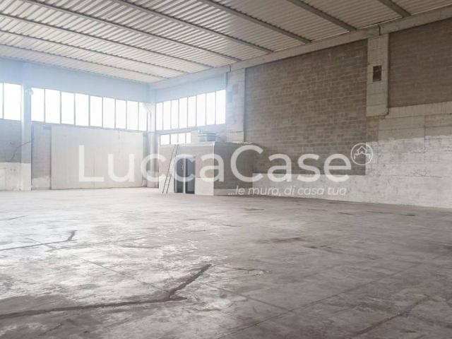 Locale Commerciale in affitto a Uzzano E Castello, Toscana