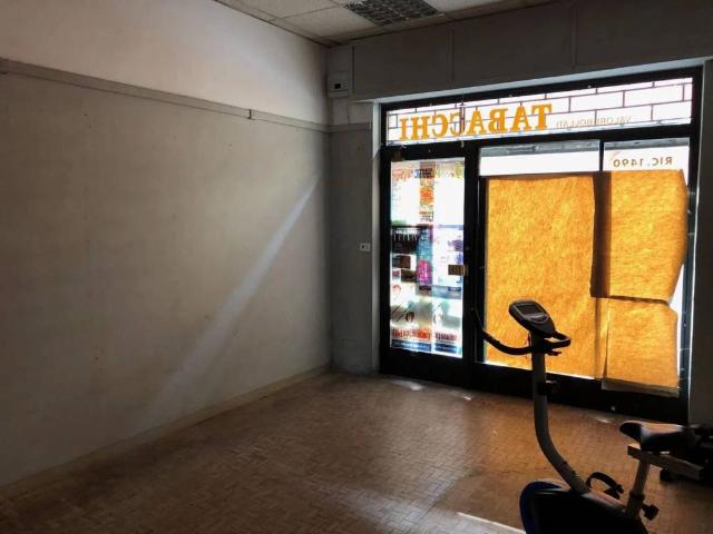 Locale Commerciale in affitto a Piacenza, Reggio Emilia