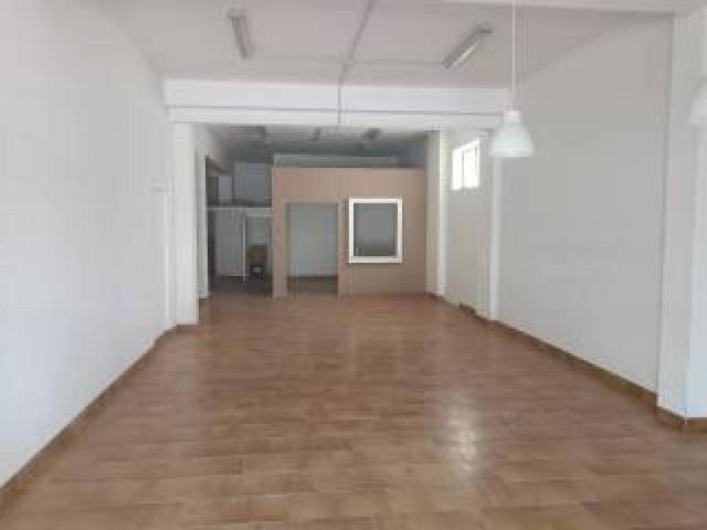 Locale Commerciale in affitto a Piacenza, Reggio Emilia