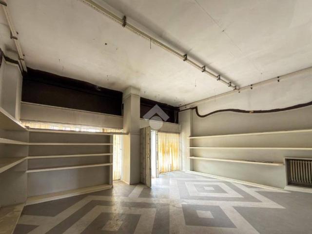 Locale Commerciale in affitto a Piacenza, Reggio Emilia