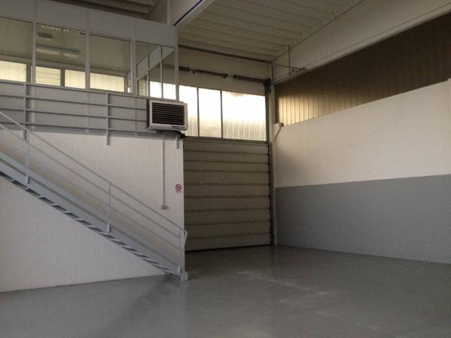 Locale Commerciale in affitto a Piacenza, Reggio Emilia
