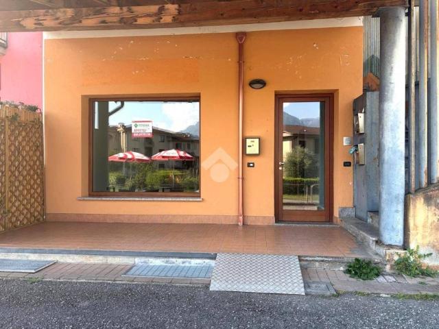 Locale Commerciale in affitto a Comunità montana della valle Camonica, Pian Camuno
