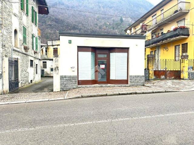 Locale Commerciale in affitto a Comunità montana della valle Camonica, Piancogno