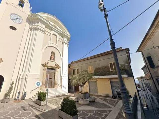 Locale Commerciale in affitto a Pianella, Abruzzo