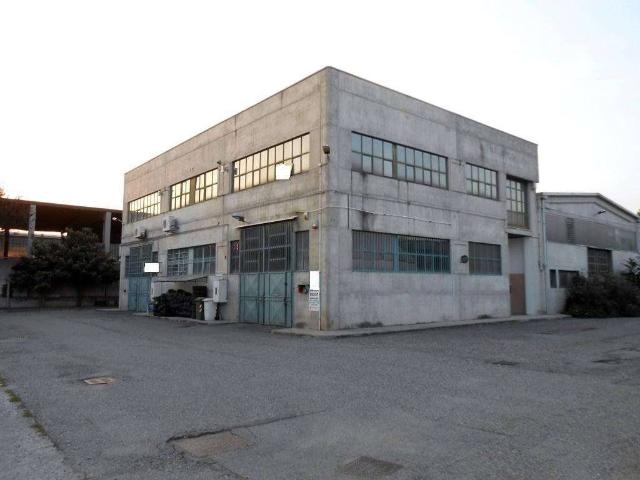 Locale Commerciale in affitto a Piemonte, Torino