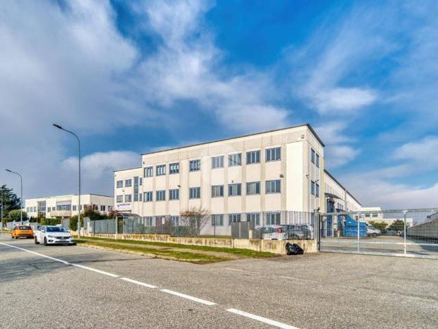 Locale Commerciale in affitto a Piemonte, Torino