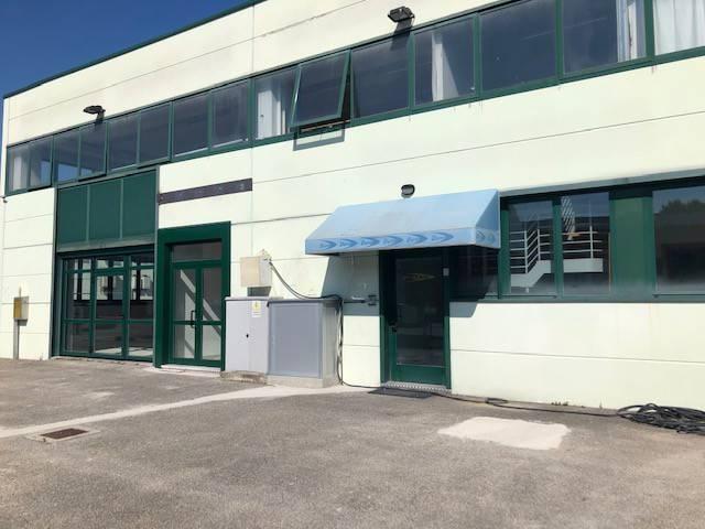 Locale Commerciale in affitto a Mellaredo, Pianiga