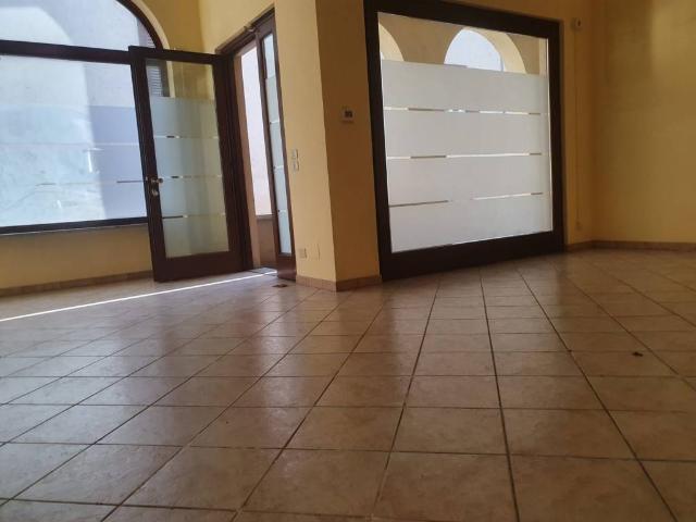 Locale Commerciale in affitto a Piemonte, Cuneo