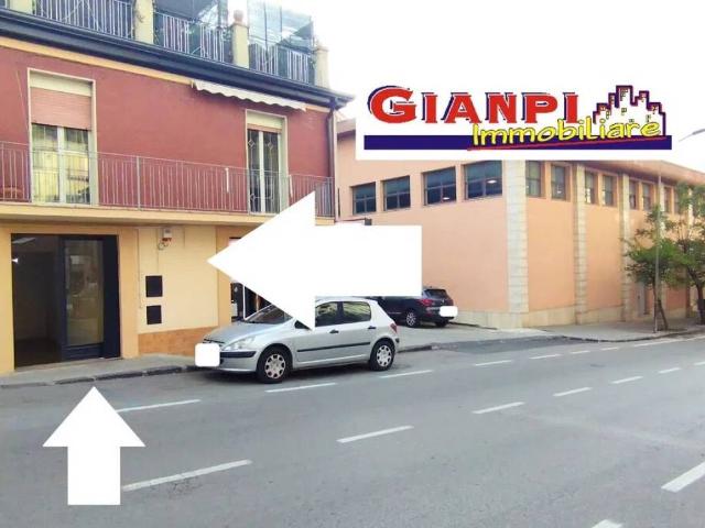 Locale Commerciale in affitto a Piazza Armerina, Canali