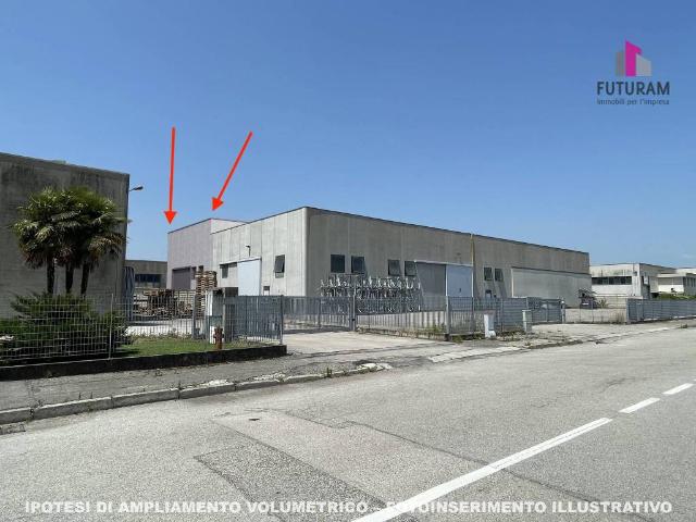 Locale Commerciale in affitto a Piazzola Sul Brenta, Veneto