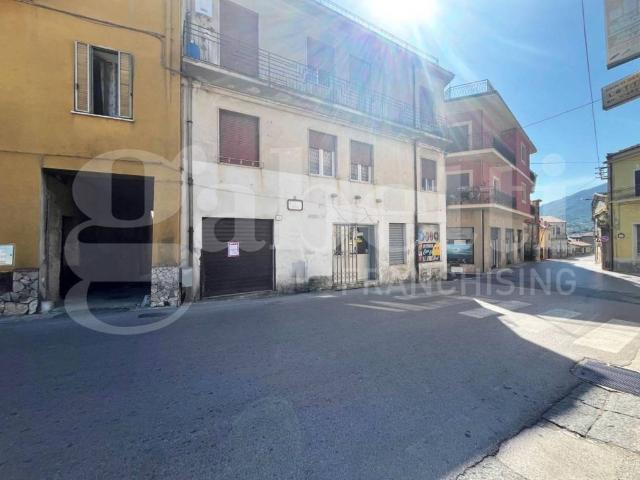 Locale Commerciale in affitto a Piedimonte Matese, Campania
