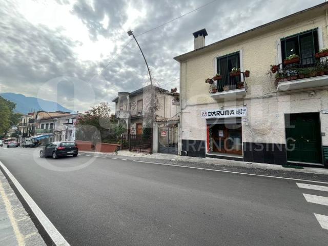 Locale Commerciale in affitto a Piedimonte Matese, Campania