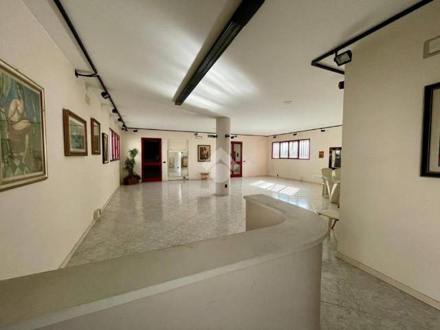 Locale Commerciale in affitto a Via Nova, Pieve A Nievole
