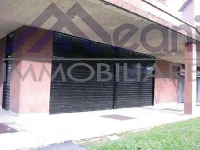 Locale Commerciale in affitto a Pieve Emanuele, Lombardia