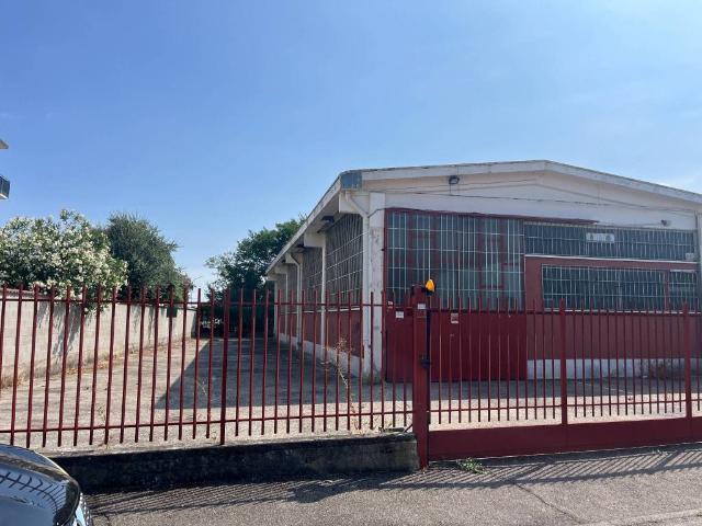 Locale Commerciale in affitto a Pieve Emanuele, Lombardia
