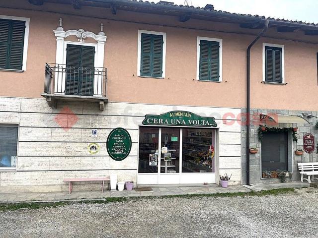 Locale Commerciale in affitto a Riva, Piemonte