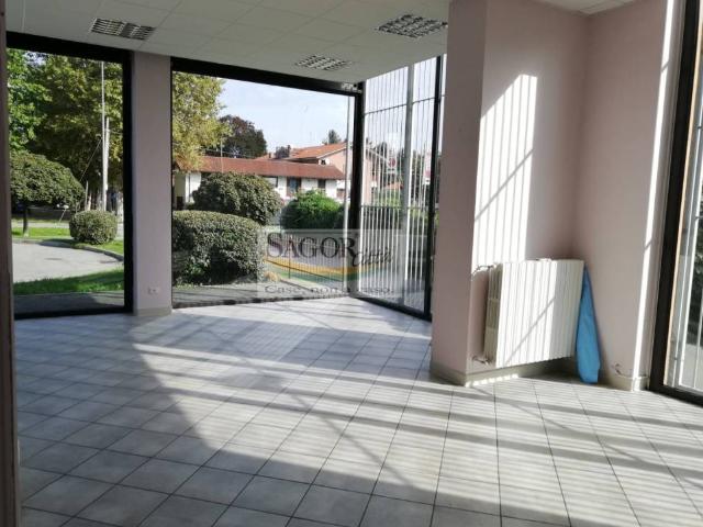 Locale Commerciale in affitto a Piemonte, Torino