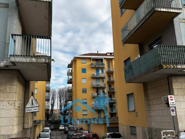 Locale Commerciale in affitto a Piemonte, Torino