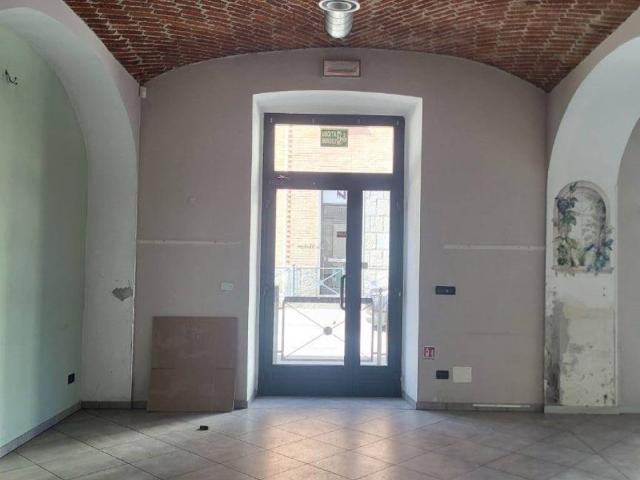 Locale Commerciale in affitto a Piemonte, Torino