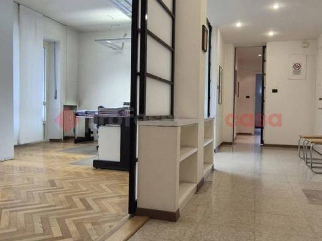 Locale Commerciale in affitto a Piemonte, Torino