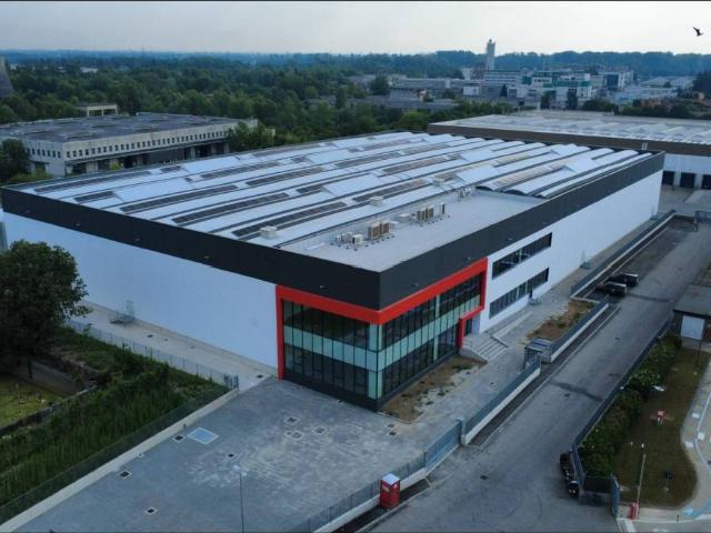 Locale Commerciale in affitto a Pioltello, Lombardia