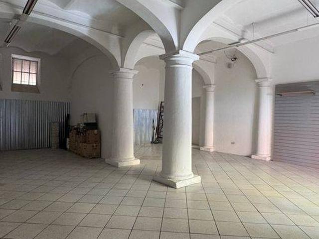 Locale Commerciale in affitto a Porta a Terra, Piombino
