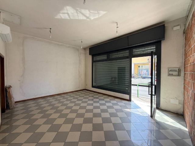 Locale Commerciale in affitto a Quartiere Sant'Anna, Piove Di Sacco