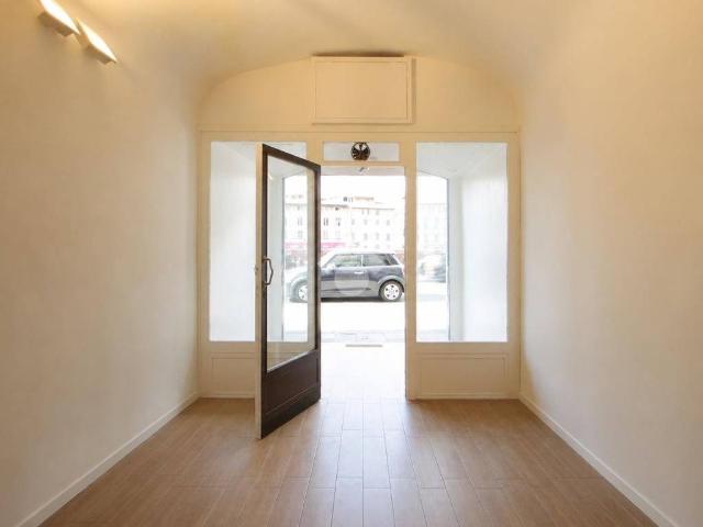 Locale Commerciale in affitto a San Giusto, Pisa
