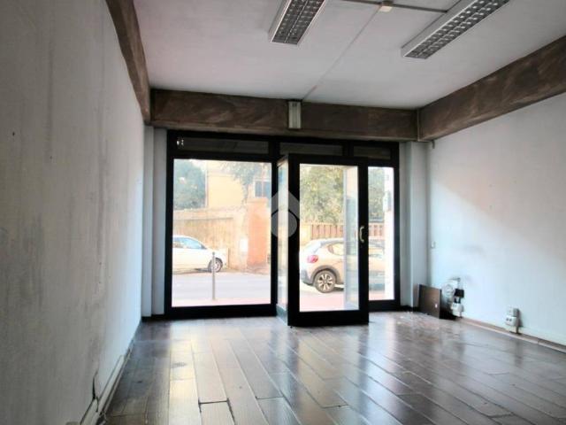Locale Commerciale in affitto a Porta a Piagge, Pisa