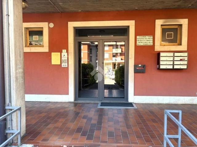 Locale Commerciale in affitto a Comunità montana del Sebino bresciano, Pisogne